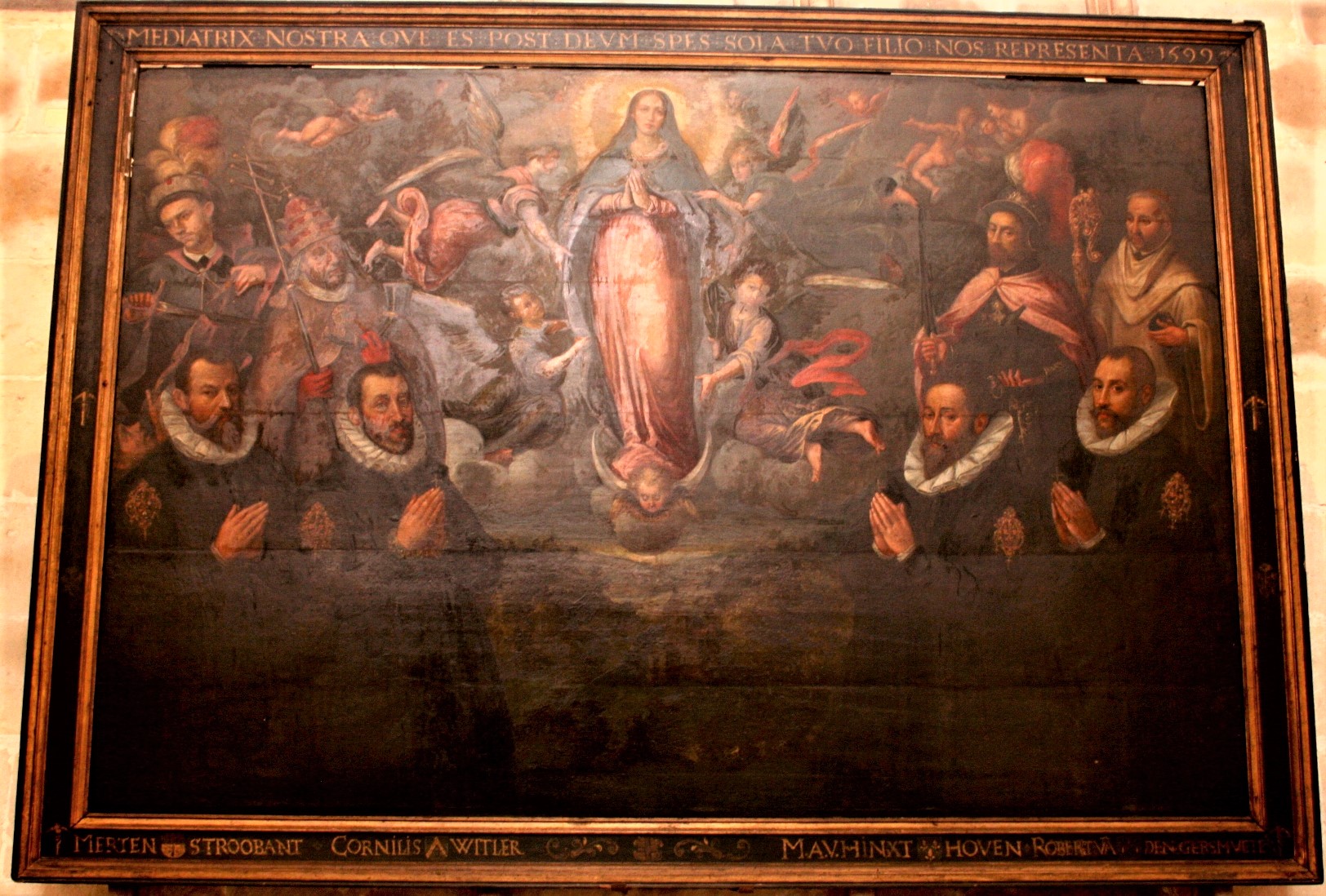 Schilderij van de Assumptie met vier schenkers van de Grote Kruisboog Eed vóór de restauratie. 